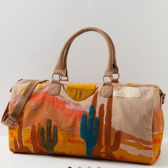 LAST ONE!NWT FREE PEOPLE New Horizons Weekender Duffel Bag in Cactus